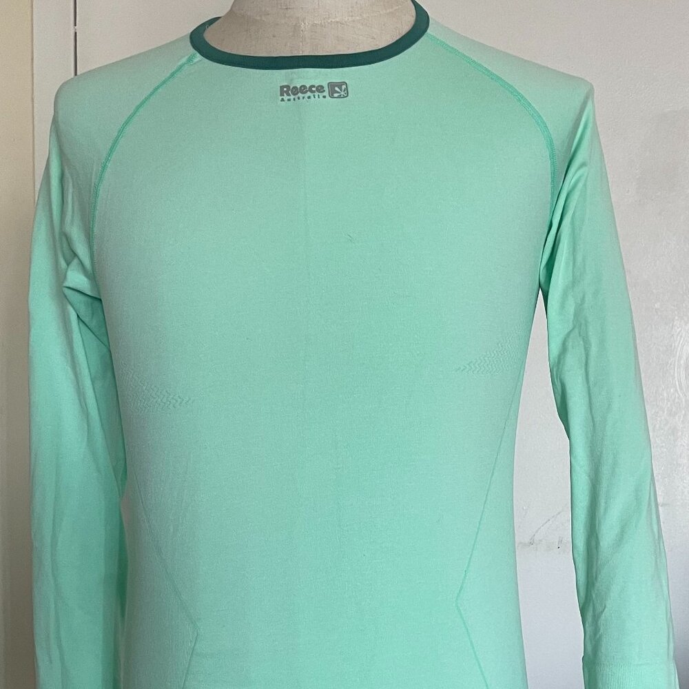 2 Reece Australia Women’s Green /PinkT-Shirt Size M/L Casual Athletic Sports